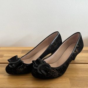Elle black heel